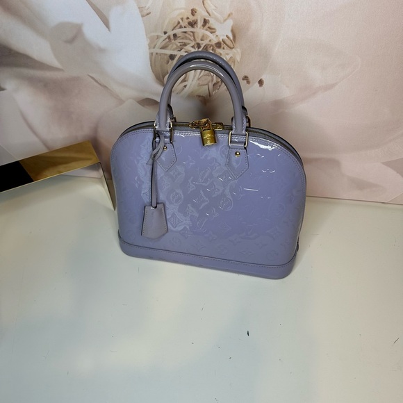 LOUIS VUITTON Lilac Alma PM, EUC - Picture 14 of 16